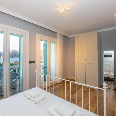 Familia Selimiye Daily Weekly