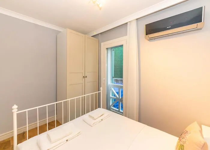 Familia Selimiye Daily Weekly