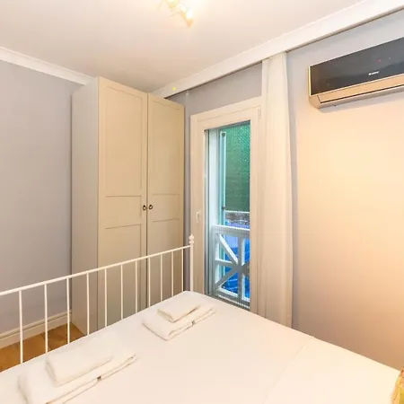 Familia Selimiye Daily Weekly